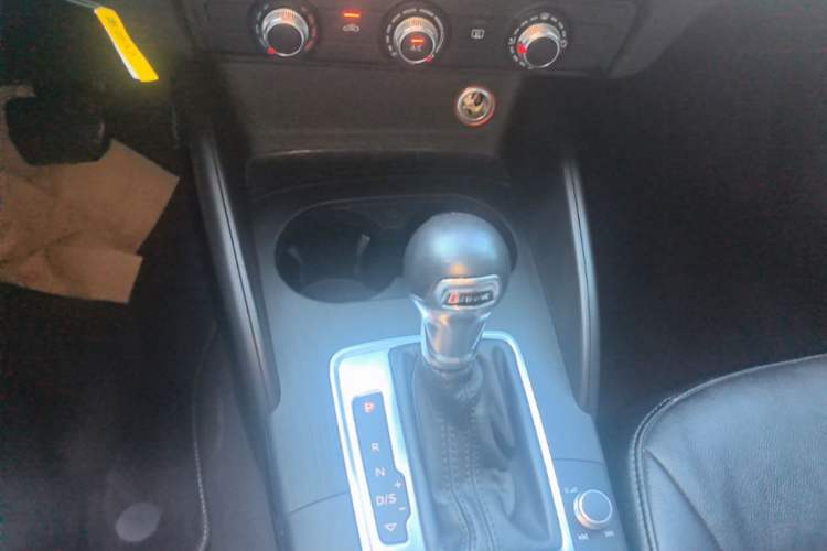Used Audi A3 2016 Limousine 35 TFSI Prestige Edition Gear Lever