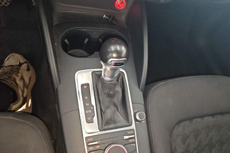 Used Audi A3 2016 Limousine 35 TFSI Prestige Edition Gear Lever