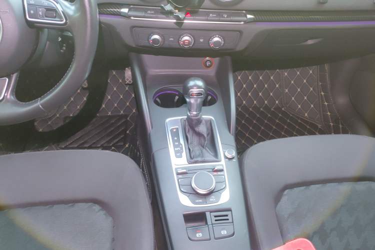 Used Audi A3 2016 Limousine 35 TFSI Prestige Edition Gear Lever