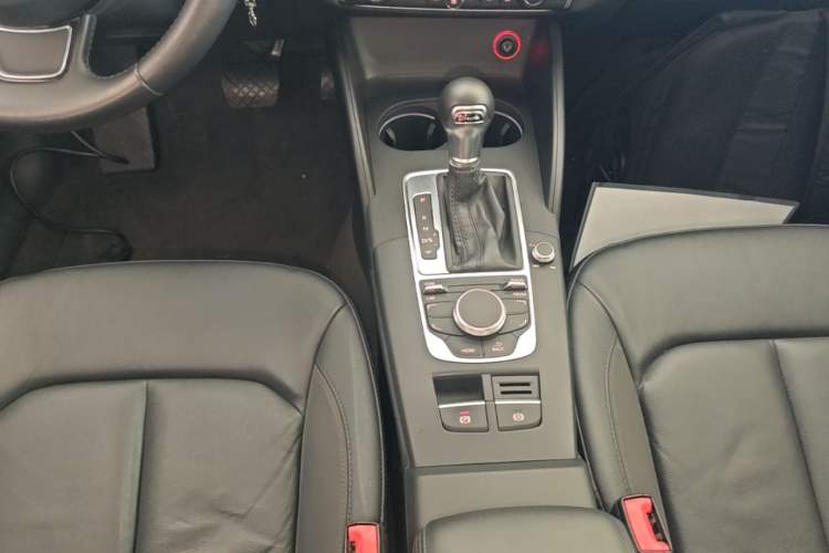 Used Audi A3 2016 Limousine 35 TFSI Style Edition Gear Lever