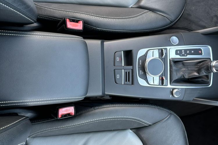 Used Audi A3 2016 Limousine 40 TFSI Luxury Model Interior 10