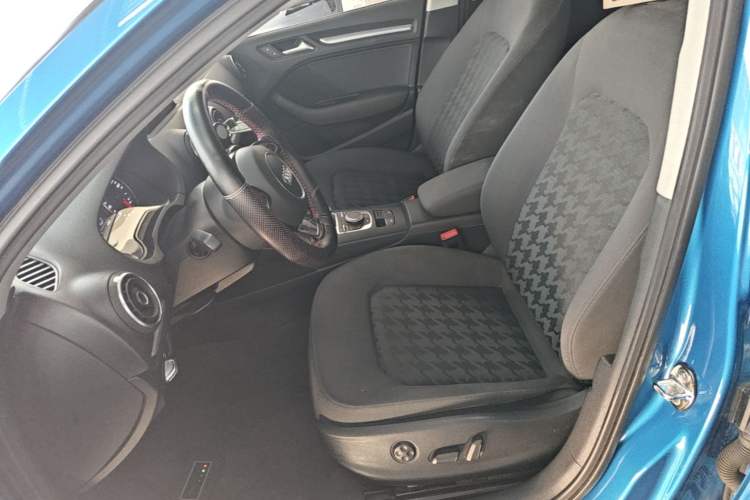 Used Audi A3 2016 Limousine 35 TFSI Prestige Edition Left Front Seat