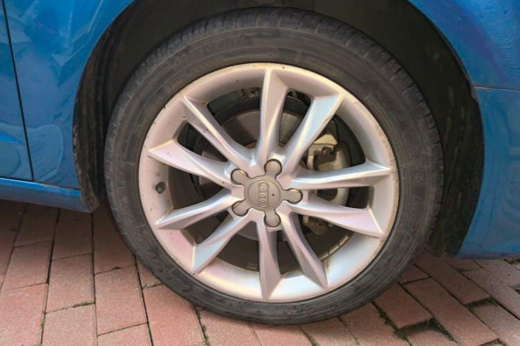Used Audi A3 2016 Sportback 35 TFSI Style Edition Right Front Wheel Hub