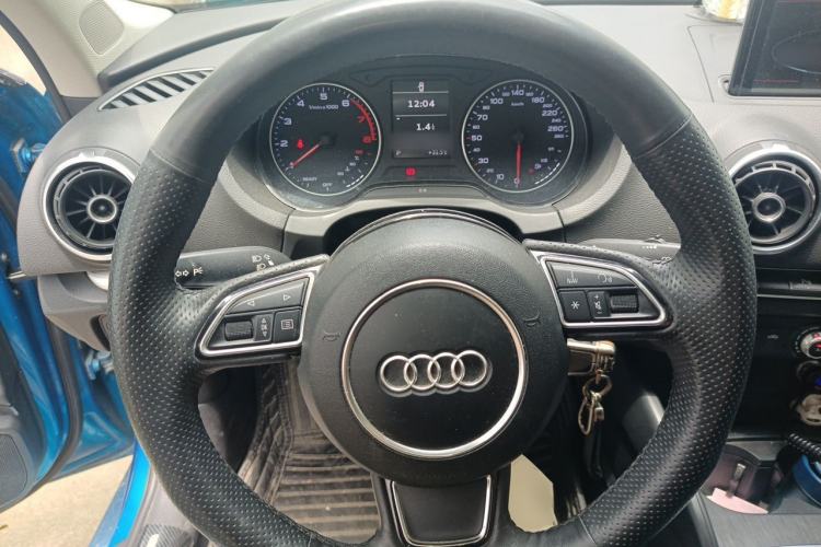Used Audi A3 2016 Limousine 35 TFSI Prestige Edition Steering Wheel