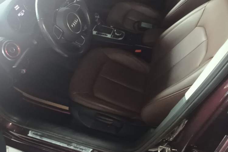 Used Audi A3 2016 Limousine 35 TFSI Ambition Edition Driver Seat