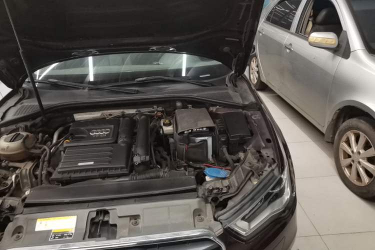 Used Audi A3 2016 Sportback 35 TFSI Style Edition Engine Bay Left