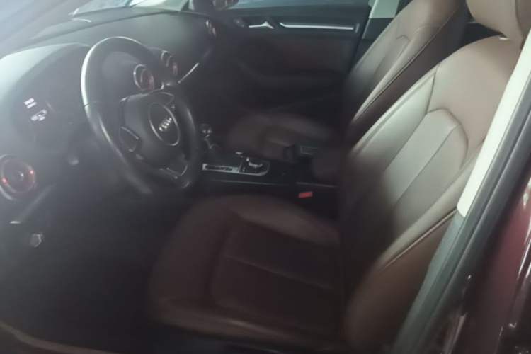 Used Audi A3 2016 Limousine 35 TFSI Ambition Edition Left Front Seat