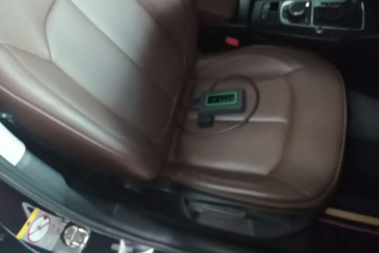 Used Audi A3 2016 Limousine 35 TFSI Ambition Edition Right Front Seat
