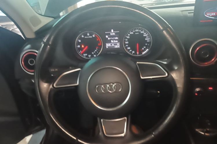 Used Audi A3 2016 Limousine 35 TFSI Ambition Edition Steering Wheel