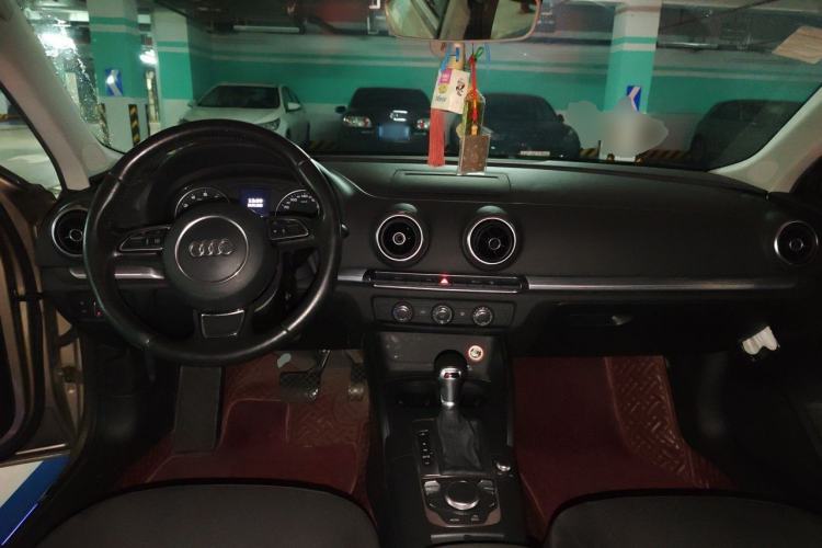 Used Audi A3 2016 Sportback 35 TFSI Ambition Center Console