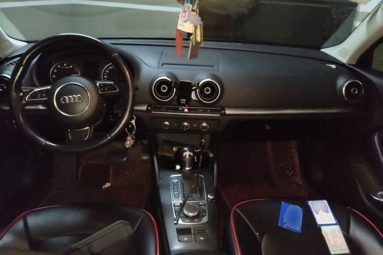Used Audi A3 2016 Sportback 35 TFSI Ambition Center Console