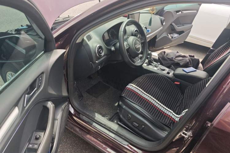 Used Audi A3 2016 Limousine 35 TFSI Prestige Edition Driver Seat