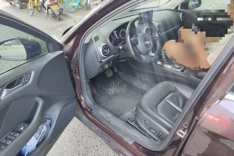 Used Audi A3 2016 Limousine 35 TFSI Style Edition Driver Seat