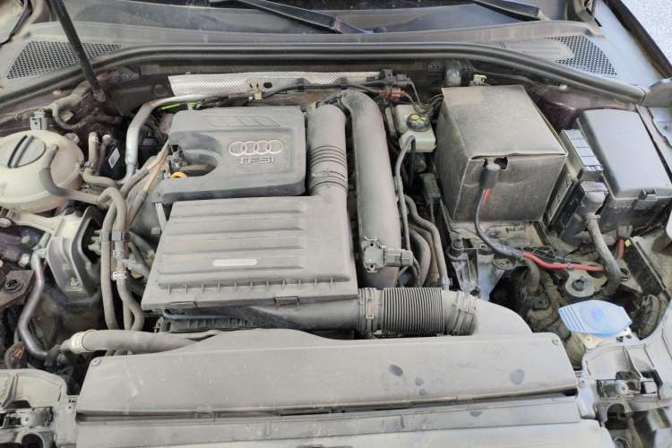 Used Audi A3 2016 Limousine 35 TFSI Style Edition Engine Bay