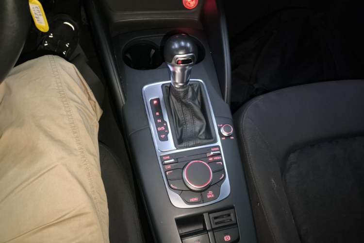 Used Audi A3 2016 Limousine 35 TFSI Prestige Edition Gear Lever
