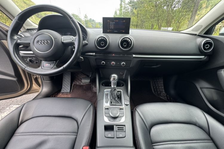 Used Audi A3 2016 Limousine 35 TFSI Ambition Edition Interior 1