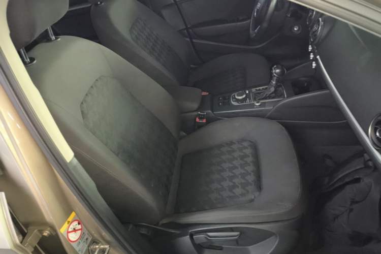 Used Audi A3 2016 Limousine 35 TFSI Prestige Edition Right Front Seat