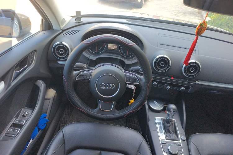 Used Audi A3 2016 Sportback 35 TFSI Style Edition Steering Wheel