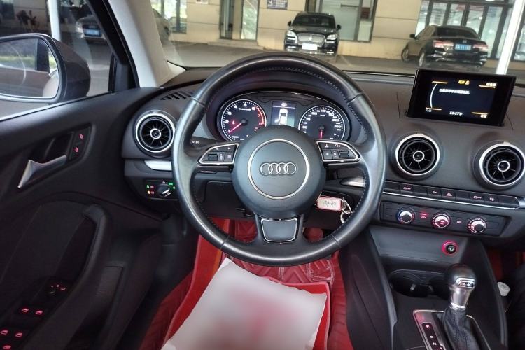 Used Audi A3 2016 Limousine 35 TFSI Prestige Edition Steering Wheel