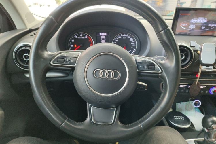 Used Audi A3 2016 Limousine 35 TFSI Style Edition Steering Wheel