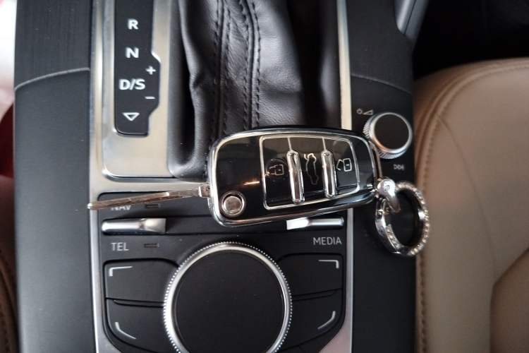 Used Audi A3 2016 Limousine 35 TFSI Prestige Edition Vehicle Key