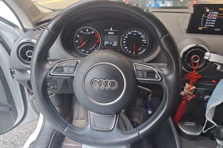 Used Audi A3 2016 Limousine 35 TFSI Ambition Edition Steering Wheel