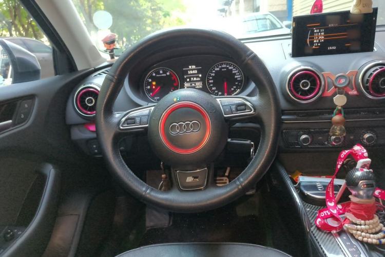 Used Audi A3 2016 Limousine 35 TFSI Prestige Edition Steering Wheel