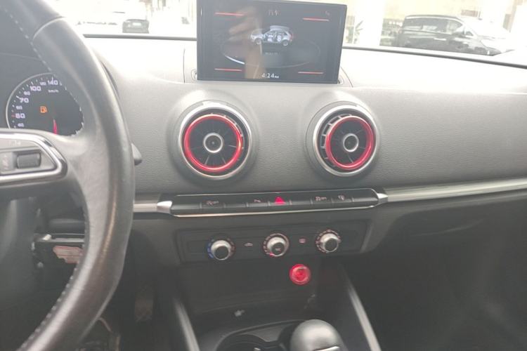 Used Audi A3 2016 Sportback 35 TFSI Ambition Center Console