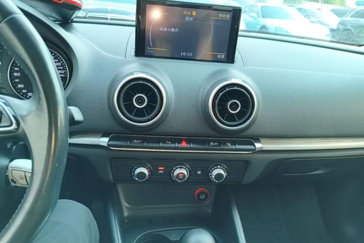 Used Audi A3 2016 Sportback 35 TFSI Ambition Audio And AC Panel