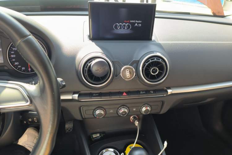 Used Audi A3 2016 Sportback 35 TFSI Ambition Edition Audio And AC Panel