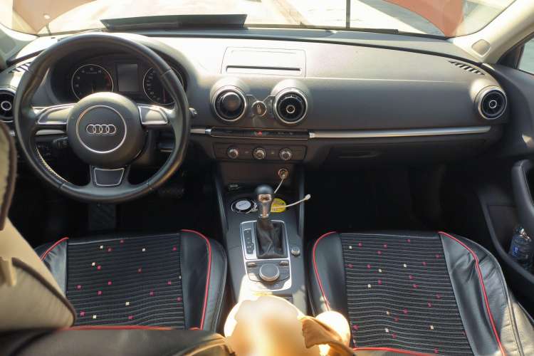 Used Audi A3 2016 Sportback 35 TFSI Ambition Edition Center Console