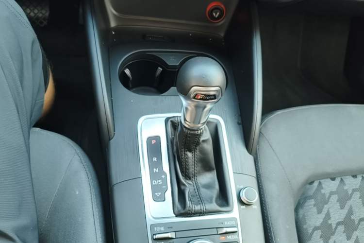 Used Audi A3 2016 Sportback 35 TFSI Ambition Gear Lever