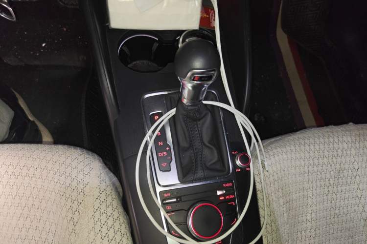 Used Audi A3 2016 Limousine 35 TFSI Style Edition Gear Lever