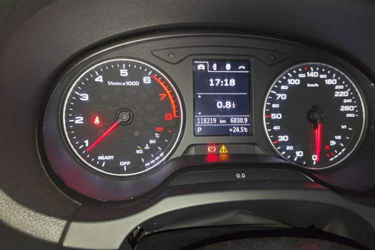 Used Audi A3 2016 Limousine 35 TFSI Style Edition Odometer Close Up