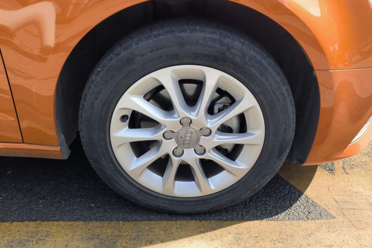 Used Audi A3 2016 Sportback 35 TFSI Ambition Edition Right Front Wheel Hub