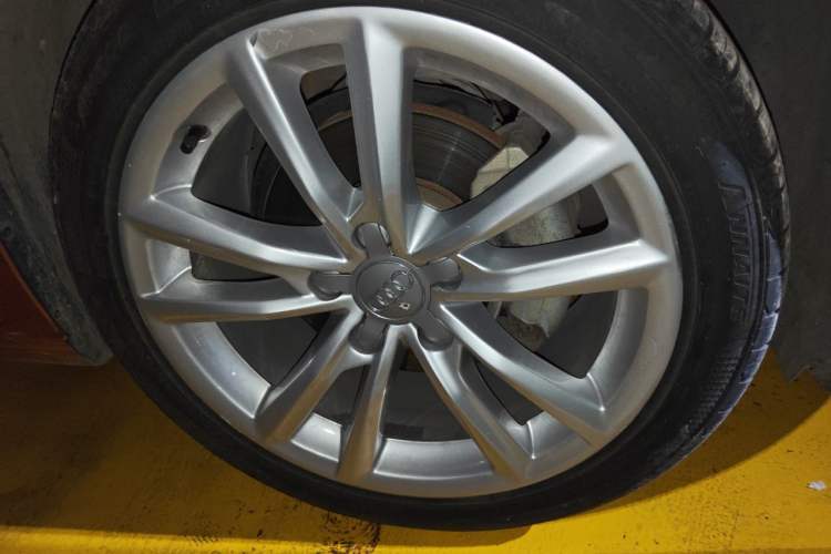 Used Audi A3 2016 Limousine 35 TFSI Style Edition Right Front Wheel Hub