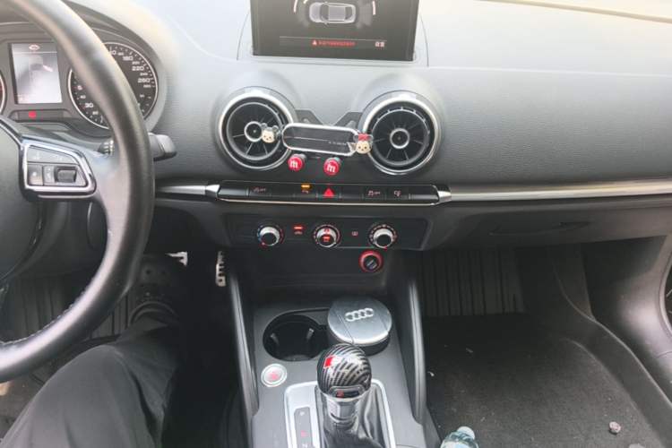 Used Audi A3 2016 Limousine 35 TFSI Prestige Edition Audio And AC Panel