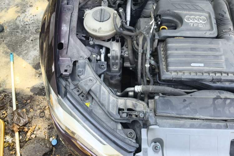 Used Audi A3 2016 Limousine 35 TFSI Prestige Edition Engine Bay Right
