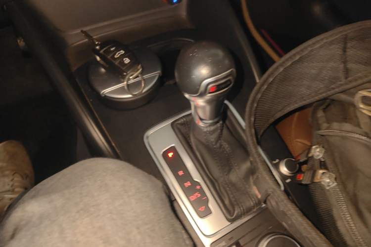 Used Audi A3 2016 Limousine 35 TFSI Ambition Edition Gear Lever