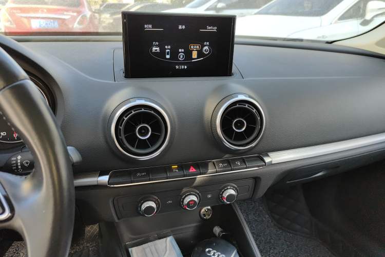 Used Audi A3 2016 Limousine 35 TFSI Prestige Edition Audio And AC Panel