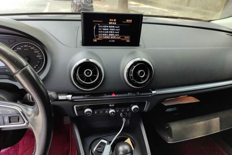 Used Audi A3 2016 Sportback 35 TFSI Style Edition Audio And AC Panel