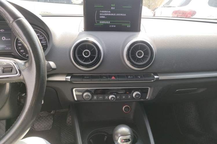 Used Audi A3 2016 Sportback 35 TFSI Style Edition Audio And AC Panel