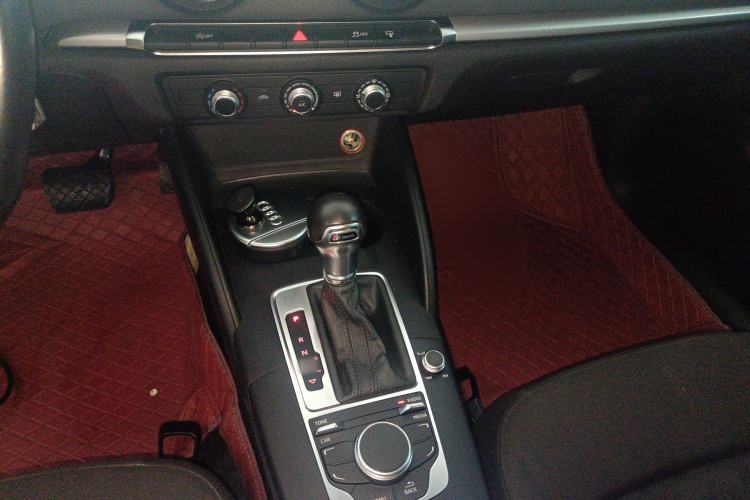 Used Audi A3 2016 Limousine 35 TFSI Ambition Edition Gear Lever