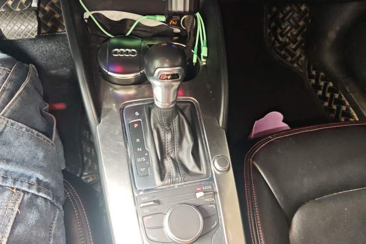 Used Audi A3 2016 Limousine 35 TFSI Prestige Edition Gear Lever