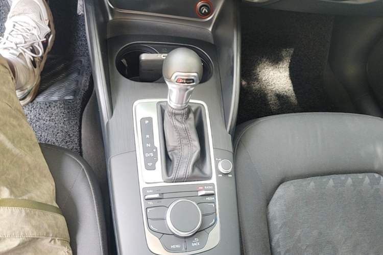 Used Audi A3 2016 Limousine 35 TFSI Prestige Edition Gear Lever