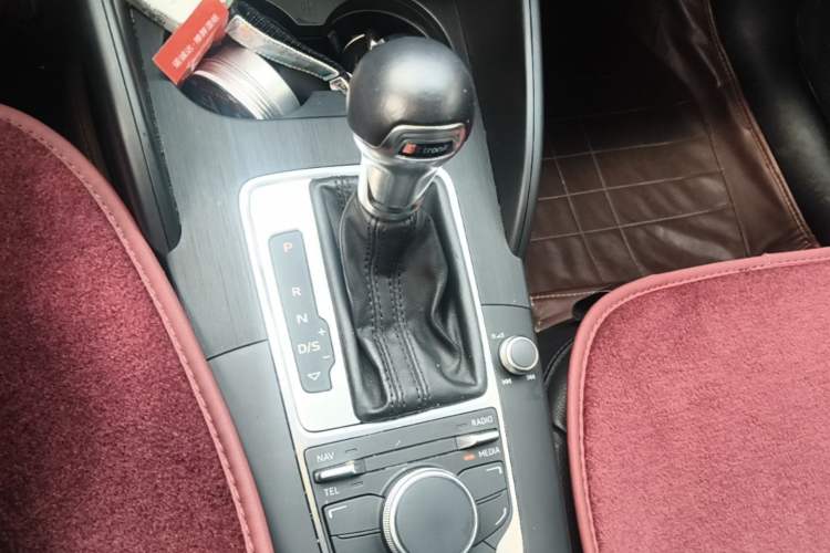 Used Audi A3 2016 Sportback 35 TFSI Style Edition Gear Lever