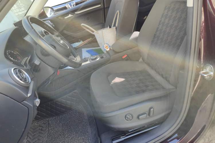 Used Audi A3 2016 Limousine 35 TFSI Prestige Edition Left Front Seat