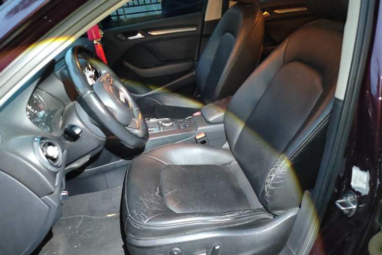 Used Audi A3 2016 Limousine 35 TFSI Style Edition Left Front Seat