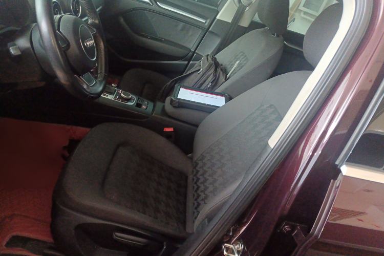 Used Audi A3 2016 Limousine 35 TFSI Ambition Edition Left Front Seat