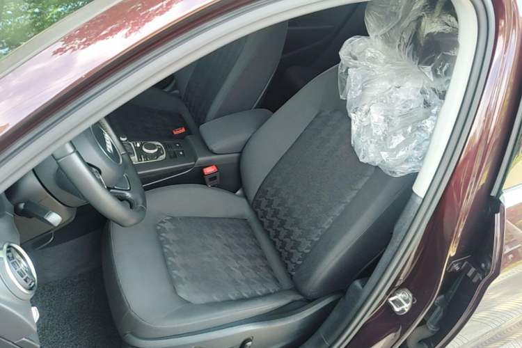 Used Audi A3 2016 Limousine 35 TFSI Prestige Edition Left Front Seat
